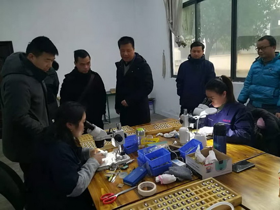 说明: C:\Users\Administrator.USER-20180518BQ\Desktop\新建文件夹\机械学院赴企业参观交流\4.jpg